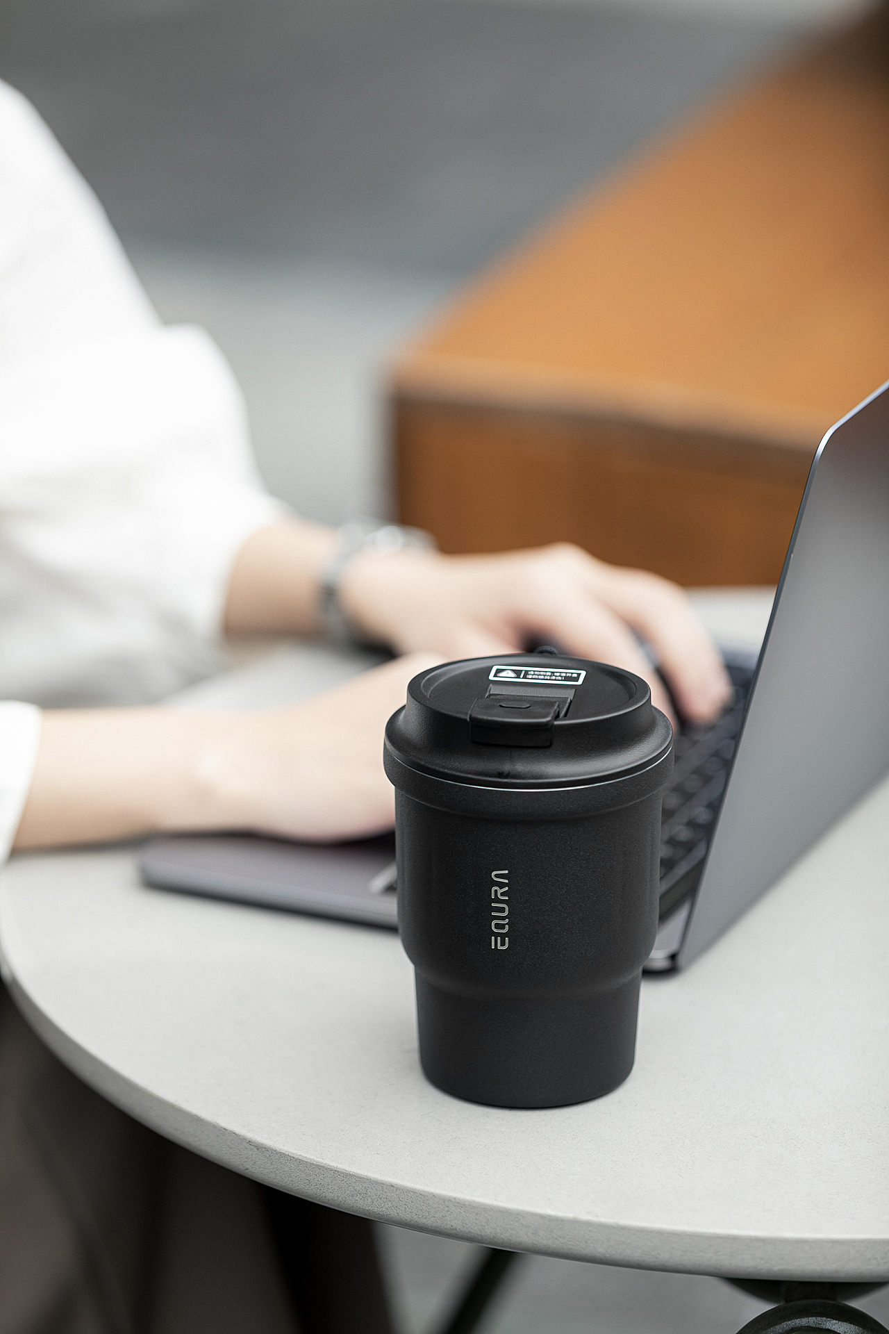 随手拍丨一克拉保温杯 矮（图ZMzQ2NTcxNTA0） - 产品摄影 - 站酷设计师白底图原创素材 - 站酷ZCOOL