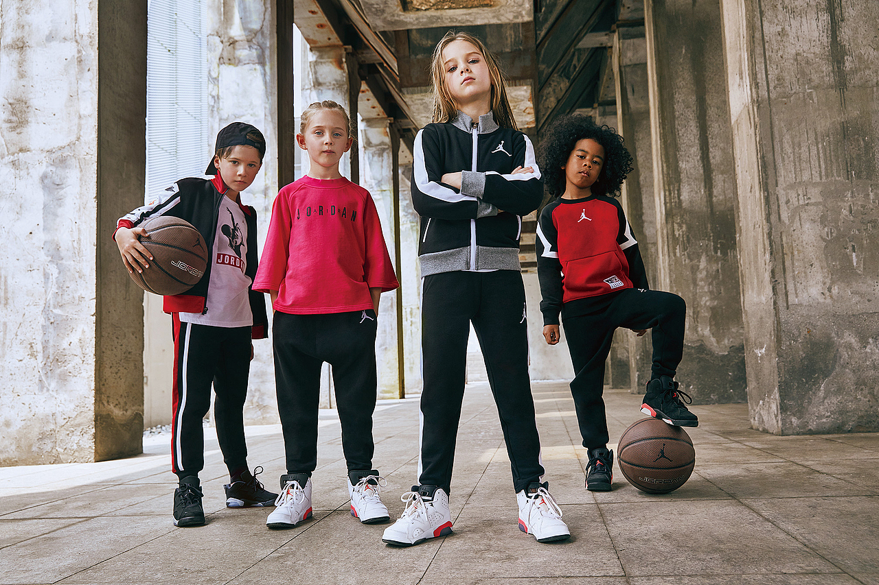 NIKE KIDS 秋冬系列时尚大片（图ZMzY5NjAzODg0） - 时尚/艺术摄影 - 站酷设计师北点创想原创素材 - 站酷ZCOOL