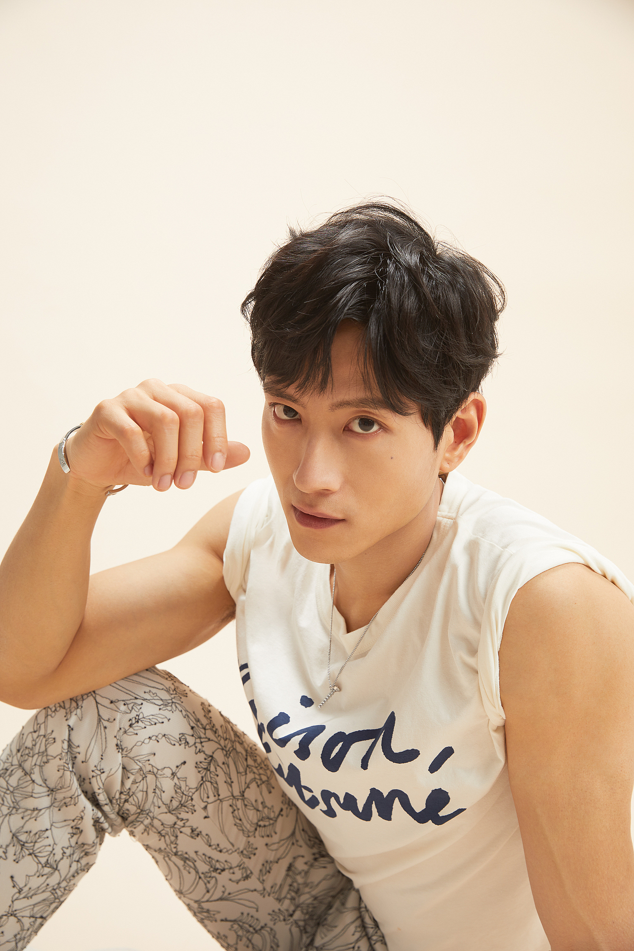 艺人张峻宁杂志拍摄