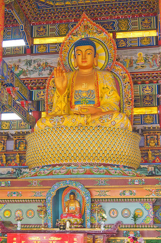 汝南小南海禅寺,几年前拍的了,在那里受的在家菩萨戒