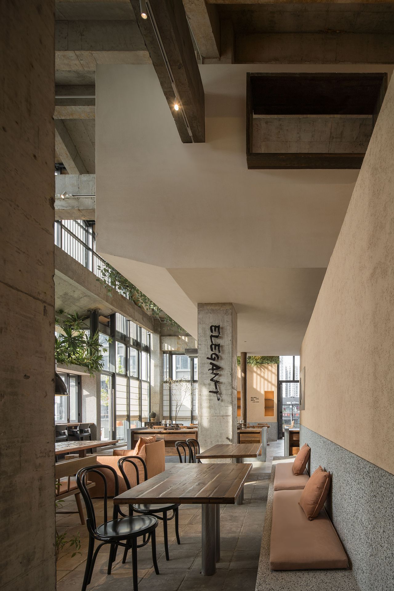 错位社区 - 東鸦EAST'YA