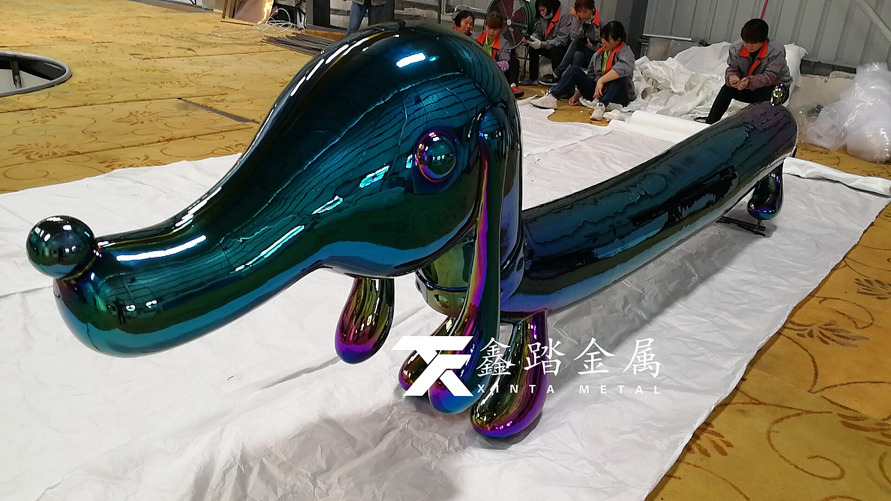 真空电镀七彩不锈钢仿真腊肠狗雕塑出口意大利（图ZMzA0OTYwODA0） - 其他三维 - 站酷设计师异形金属制品雕塑原创素材 - 站酷ZCOOL