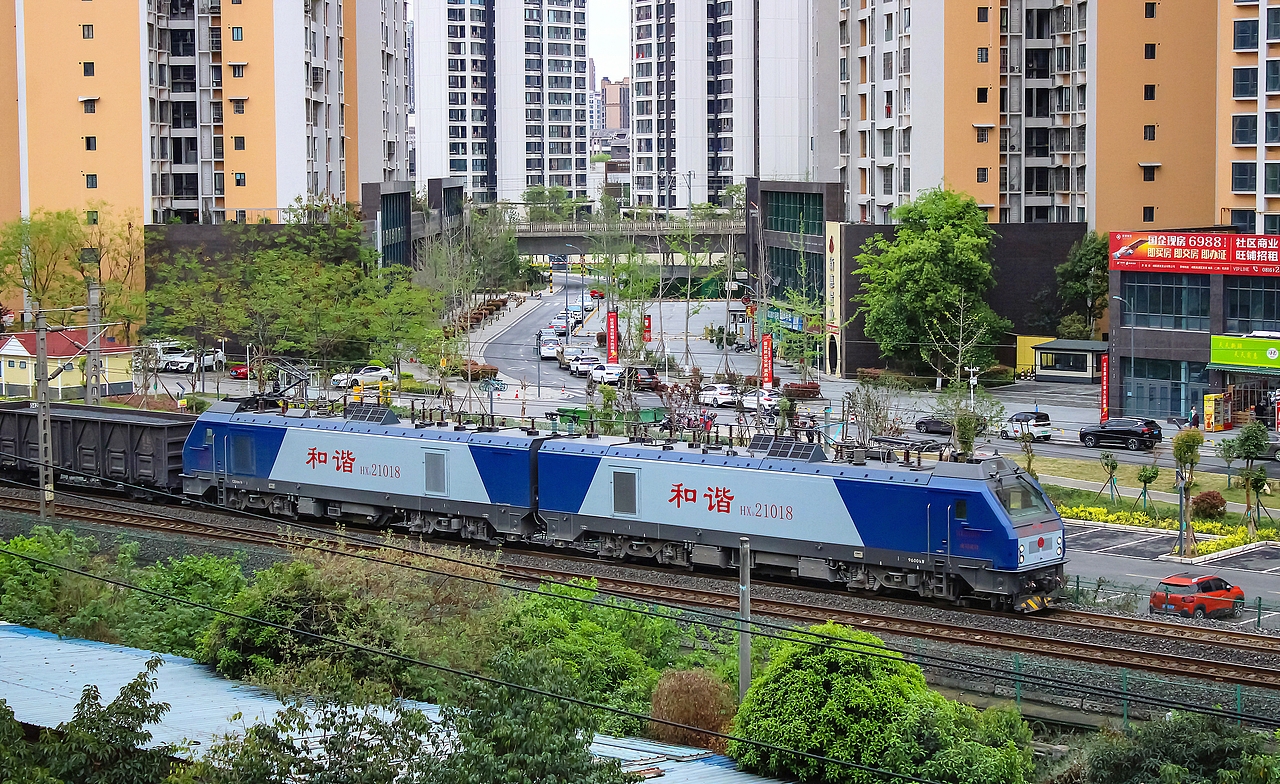 和谐电2型电力机车