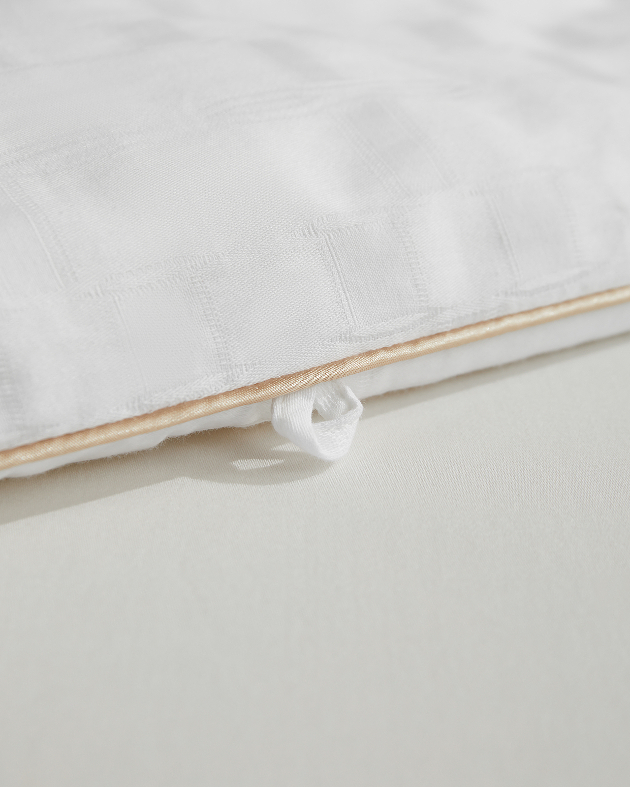 家纺摄影-蚕丝被拍摄（图ZMzY4MzcyODA4） - 产品摄影 - 站酷设计师熊猫家纺商业摄影原创素材 - 站酷ZCOOL