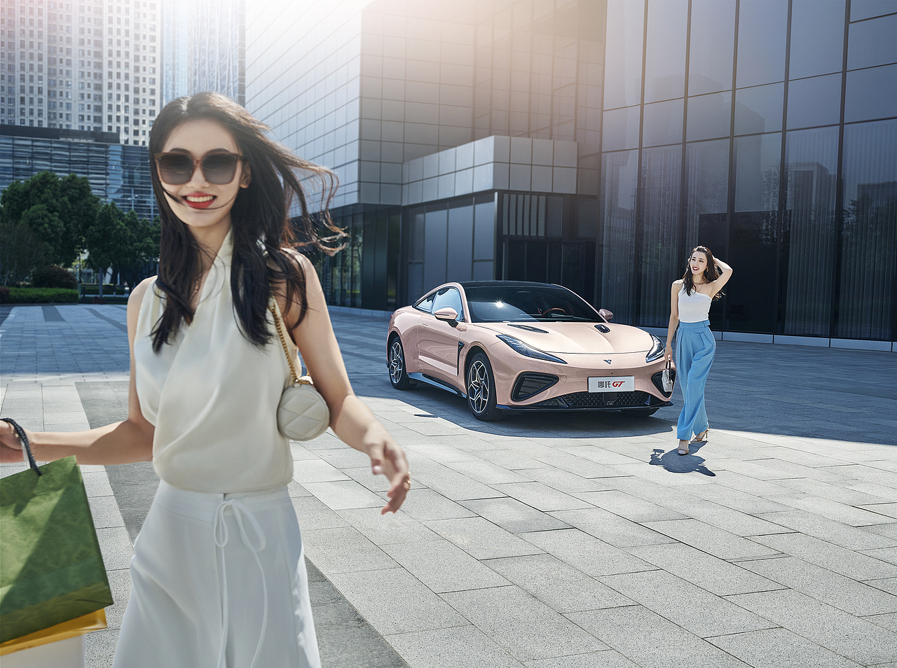 哪吒GT_科技电跑