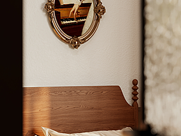 <b class='hightlight'>墙壁</b>床头落地