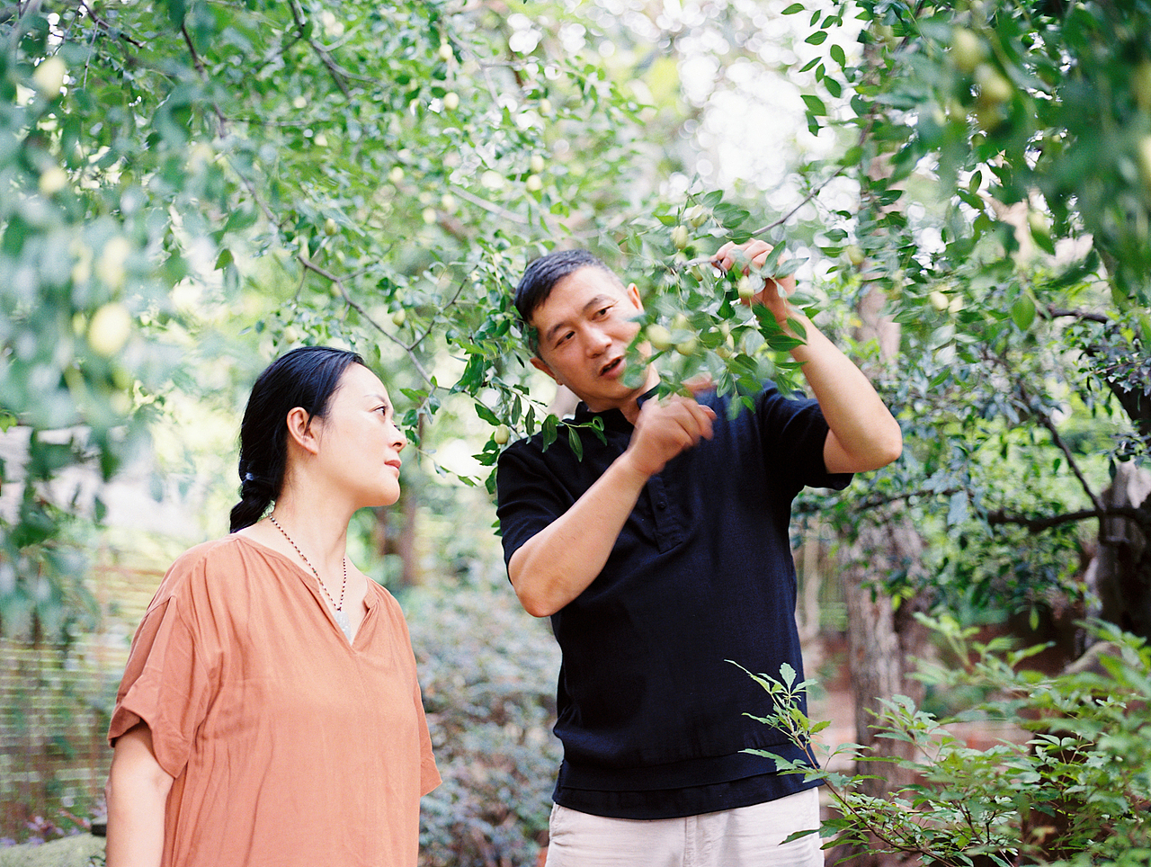 院子的夏天（图ZMzUwODY0MDE2） - 人像摄影 - 站酷设计师阿璞UP原创素材 - 站酷ZCOOL