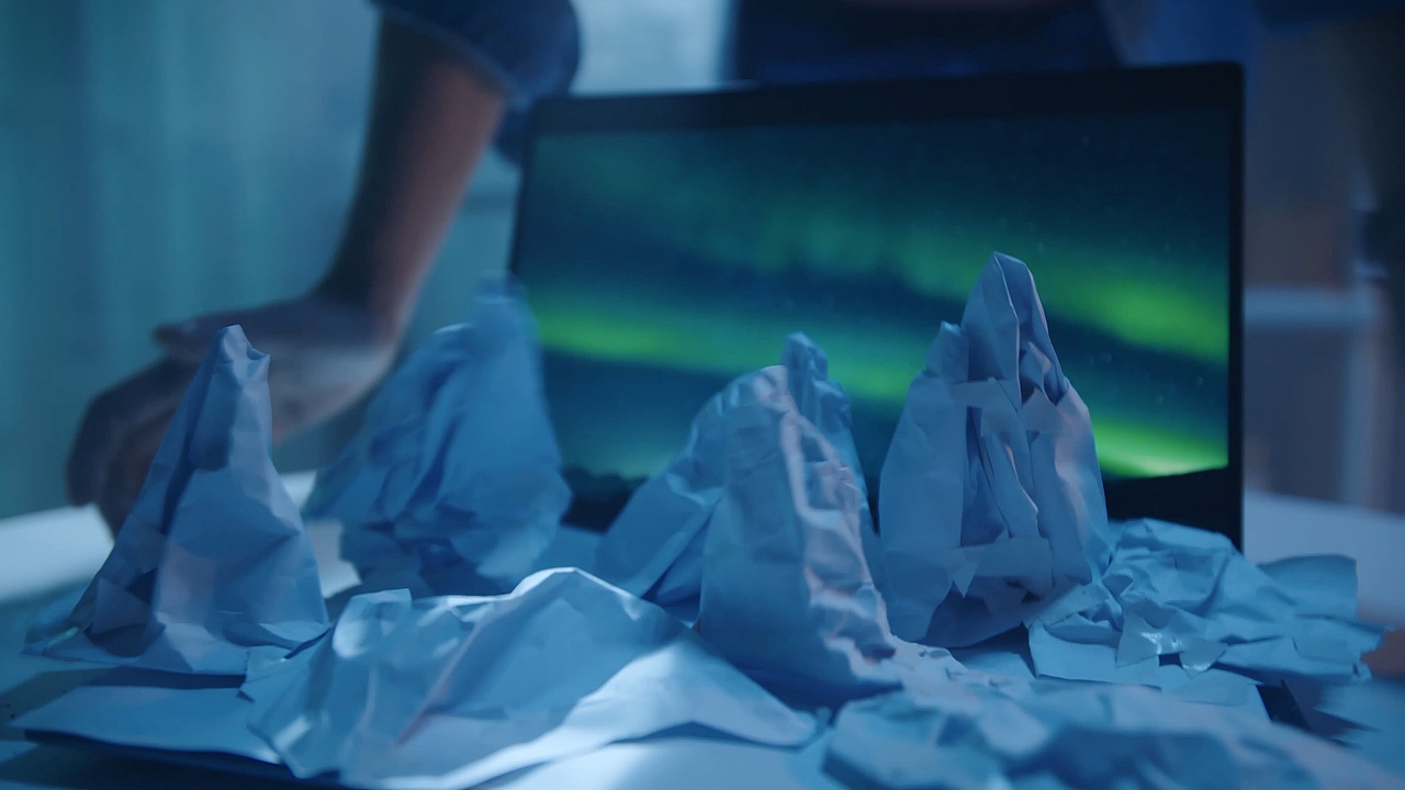 泰坦尼克号场景重现!浴室里的极光之旅🌌