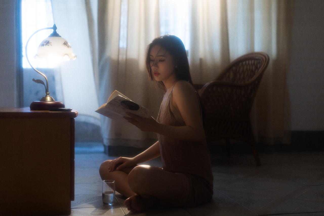 潮湿的角落（图ZMzE3OTA4MDEy） - 人像摄影 - 站酷设计师摄手座DA原创素材 - 站酷ZCOOL