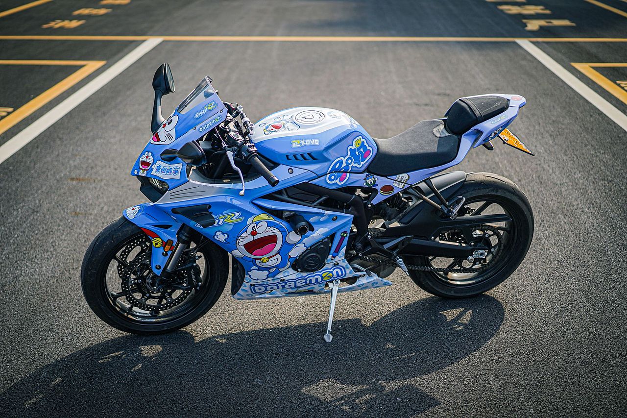 凯越机车450RR哆啦A梦定制涂装案例分享