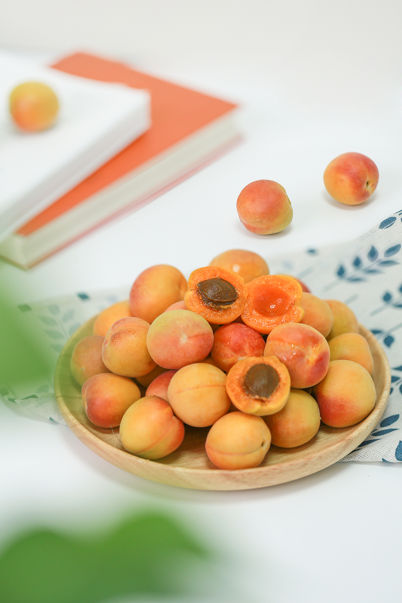 新疆小红杏图片拍摄（图ZMzYyNzEwNTQ0） - 美食摄影 - 站酷设计师_Rambozz原创素材 - 站酷ZCOOL