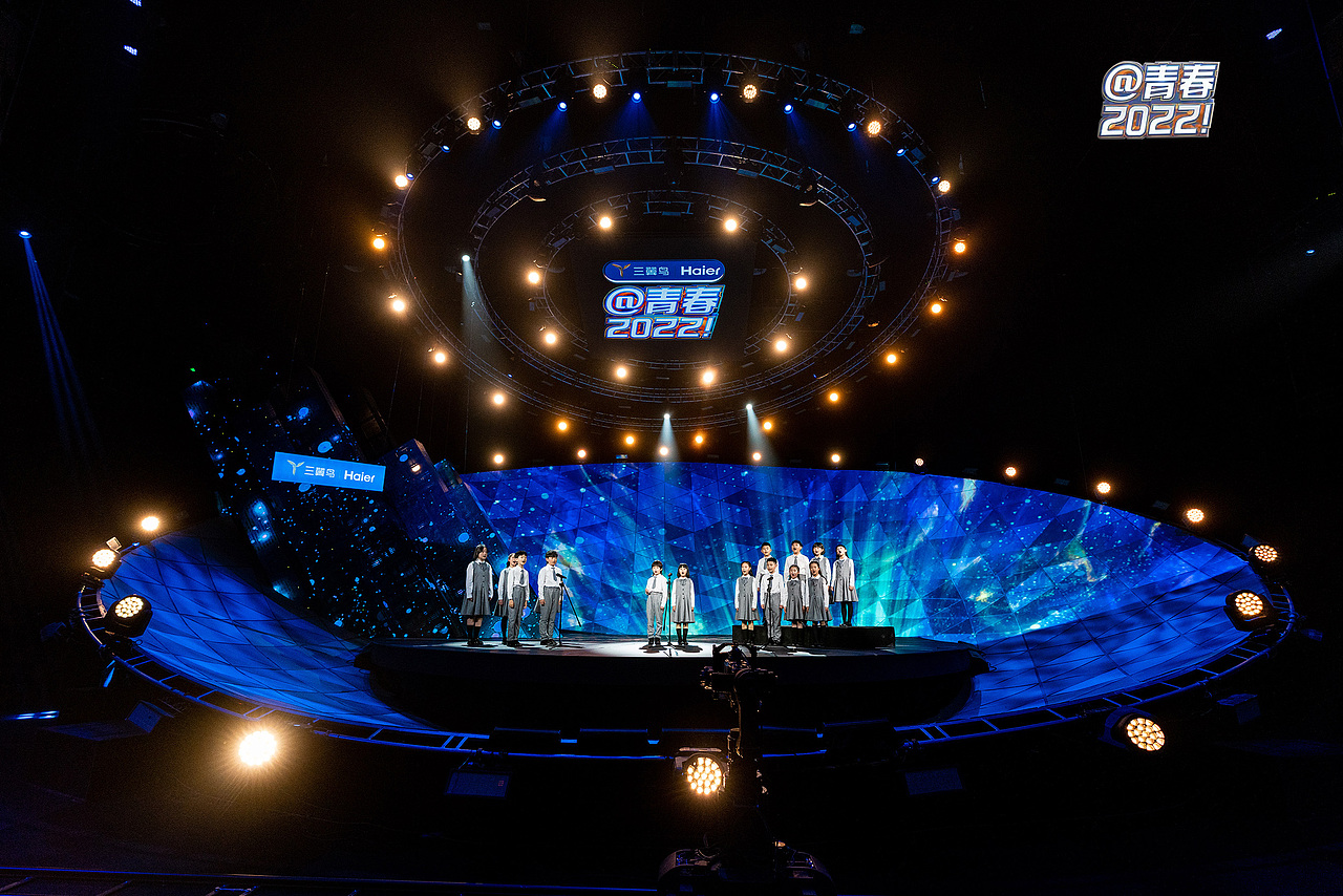 CMG《@青春，2022！》剧照 - 小石头和孩子们（图ZMzU2OTYxNTM2） - 时尚/艺术摄影 - 站酷设计师轼霖clarkshilin原创素材 - 站酷ZCOOL