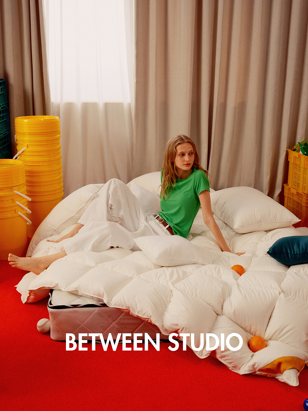 給BEVINK羽絨被拍的一組圖片（圖ZMzU1MjkyMDA4） - 人像攝影 - 站酷設(shè)計(jì)師知間BETWEEN原創(chuàng)素材 - 站酷ZCOOL