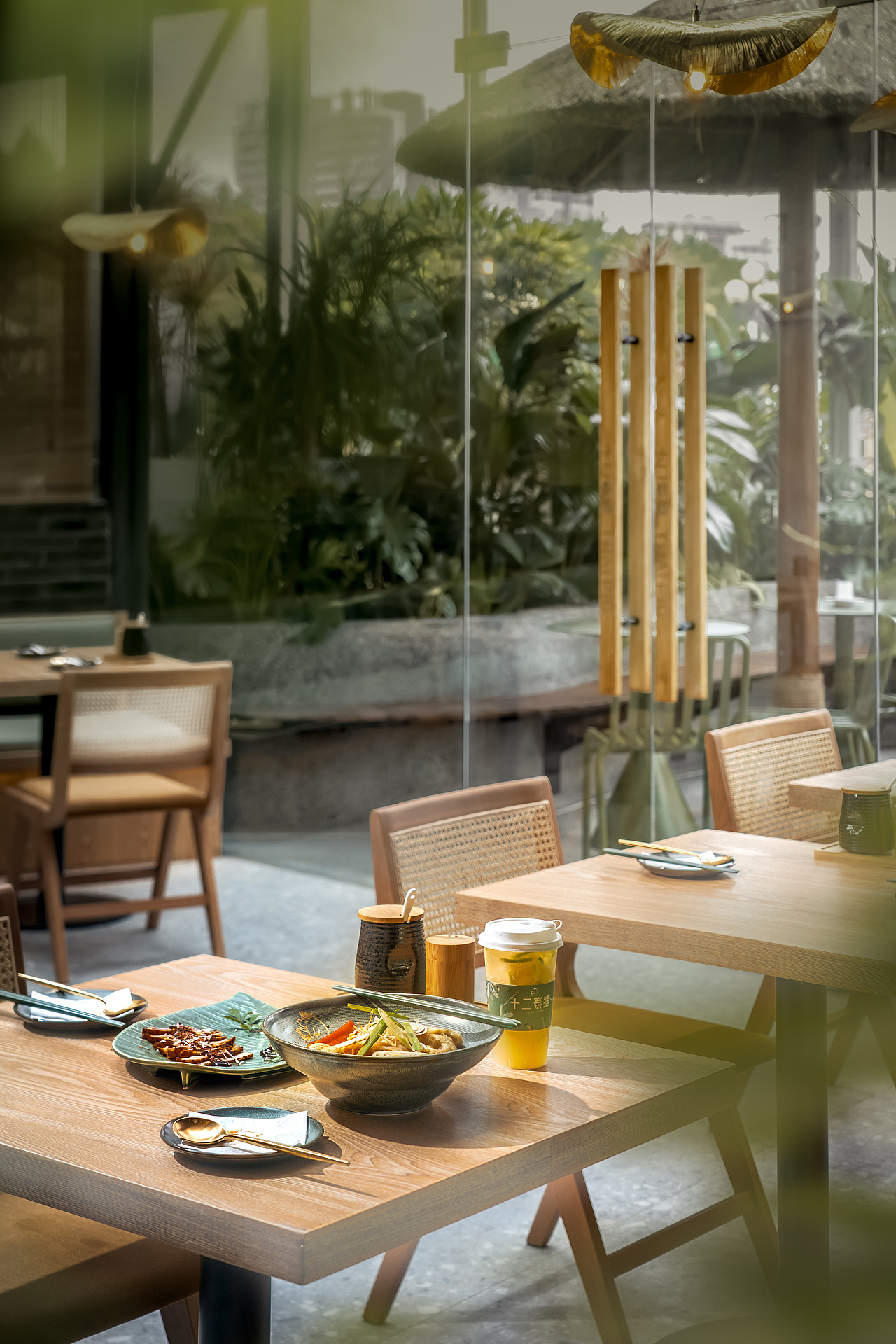 2022日本IDPA国际先锋设计大奖银奖作品梁裕基十二泰猪