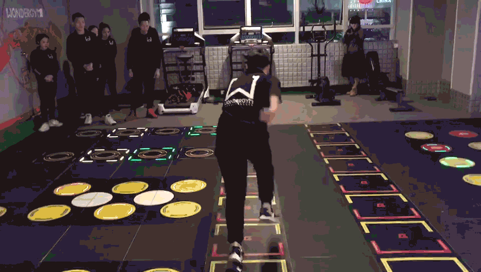 【产品研发】智能运动地板,声光电沉浸式的运动体验