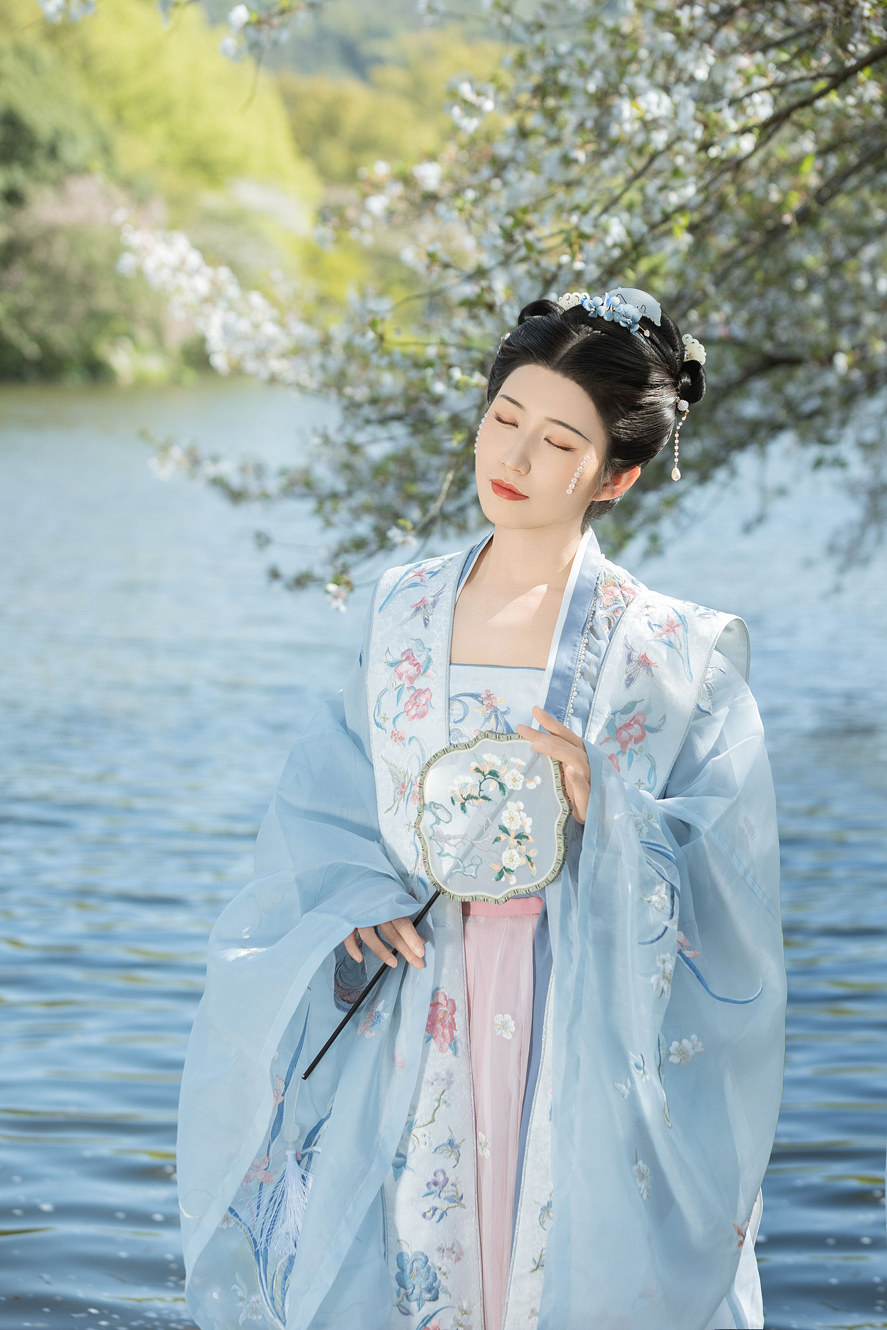 春和景明（图ZMzcwNDA2NTk2） - 人像摄影 - 站酷设计师若寒Rock原创素材 - 站酷ZCOOL