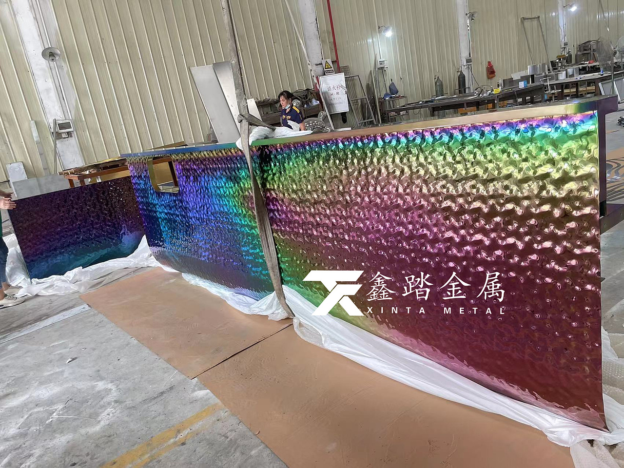 艺术造型吧台---镜面水波纹不锈钢前台接待台