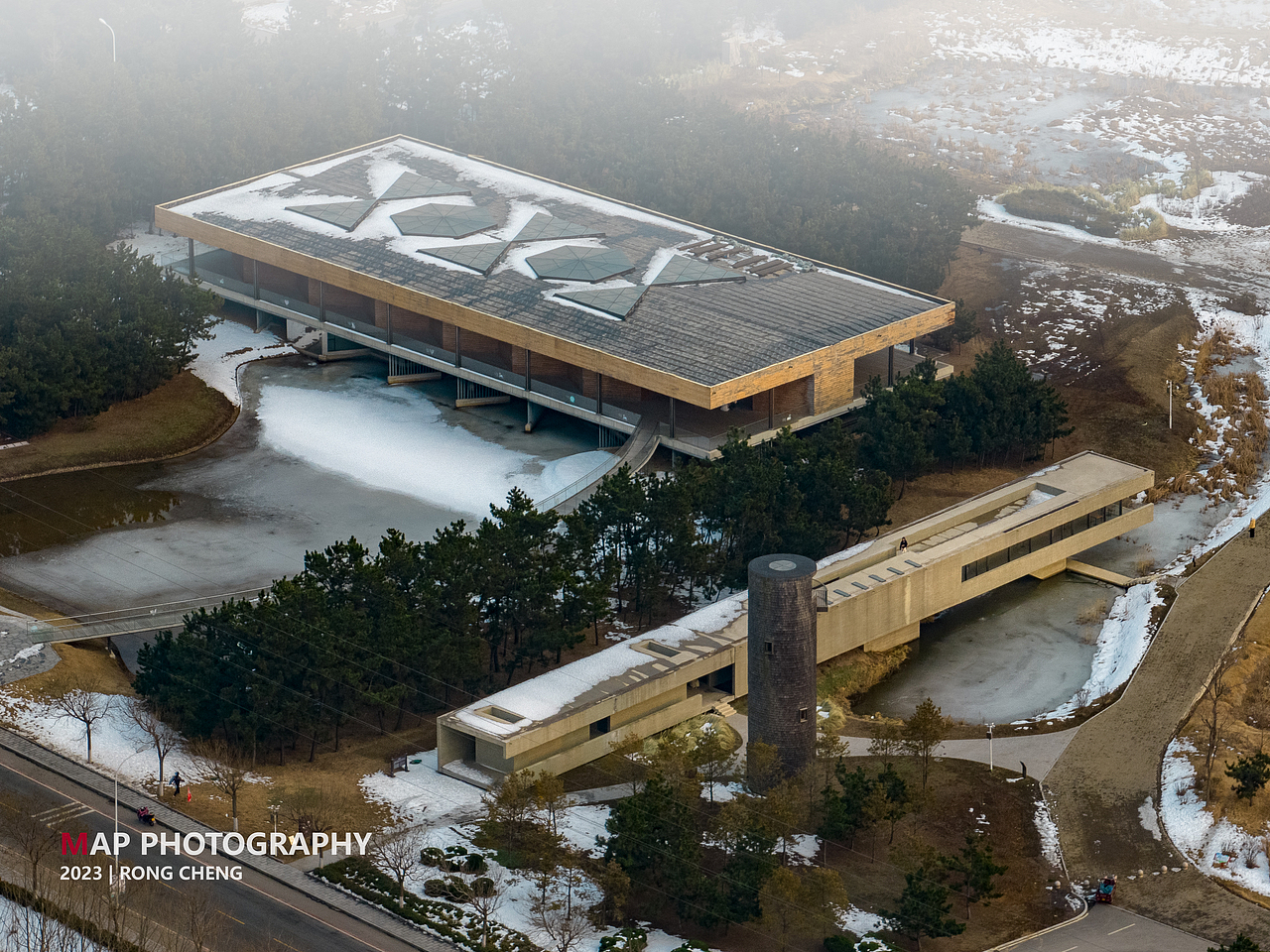 建筑摄影|天鹅湖的一座"桥"和一座“塔”