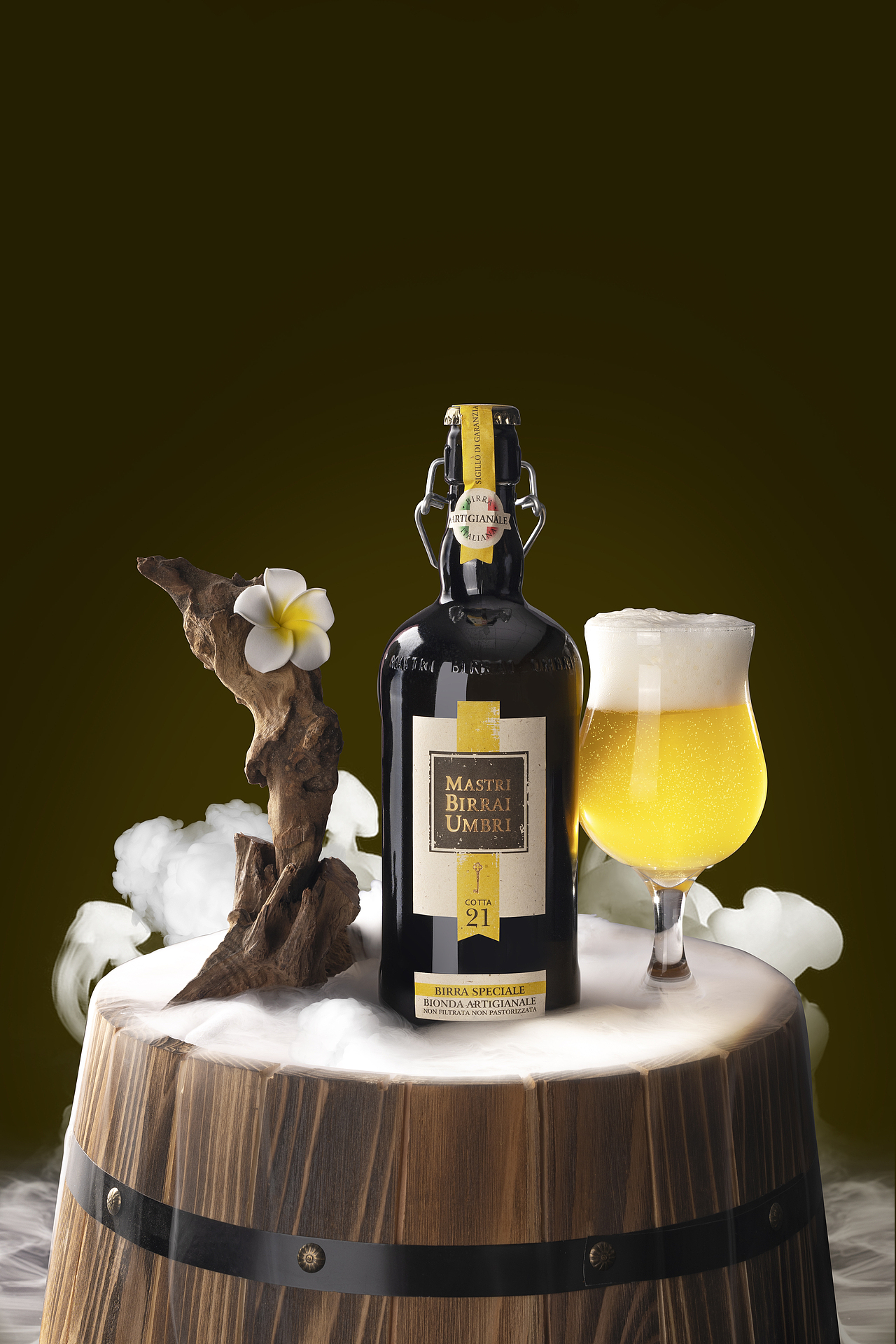 瓶子的多种拍法 - 2021-2022作品集（图ZMzEyNzIxNTcy） - 产品摄影 - 站酷设计师韋韋韋維斯原创素材 - 站酷ZCOOL