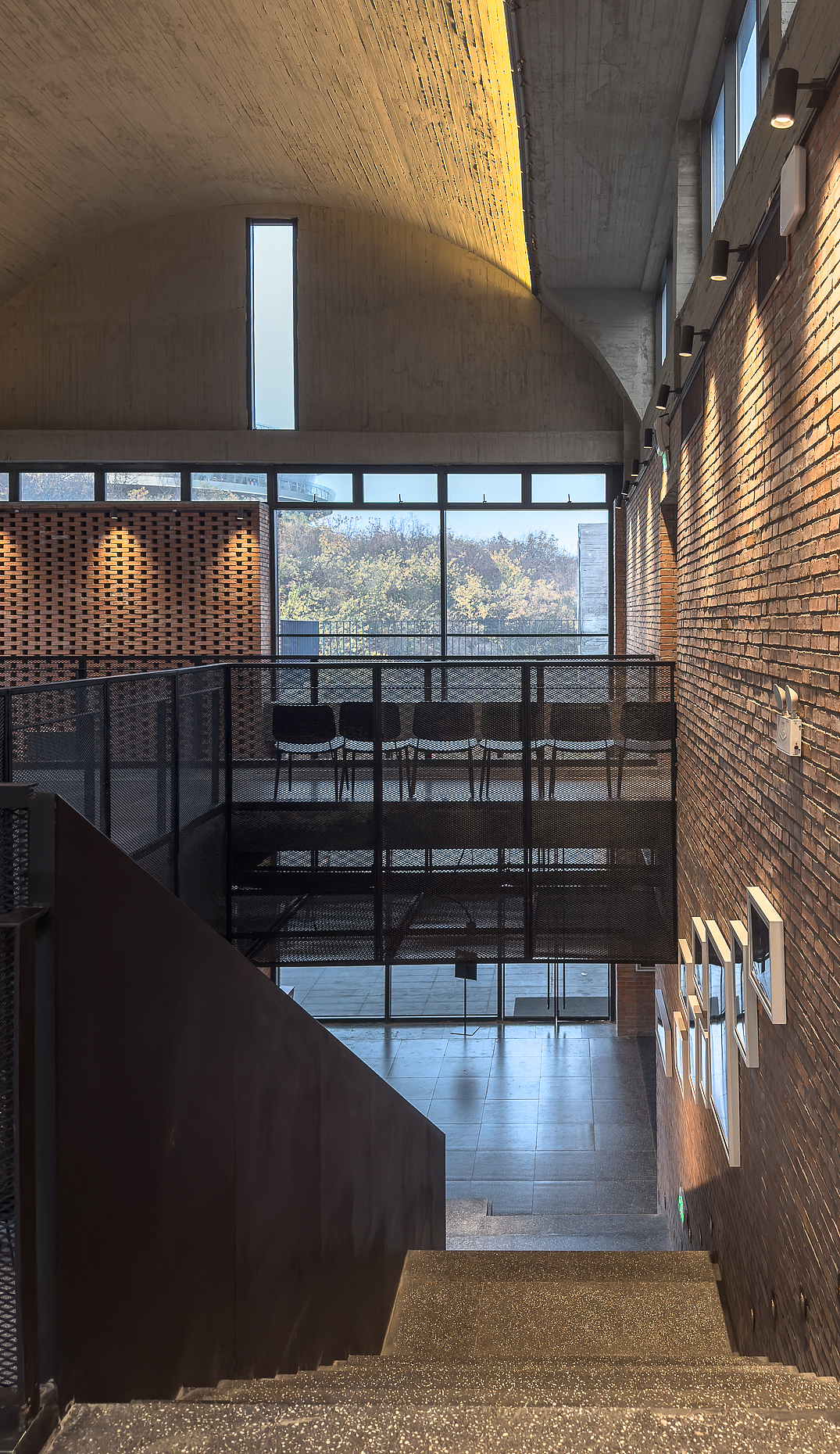 南京先锋汤山矿坑书店（图ZMzI0MTk3NDY4） - 环境/建筑摄影 - 站酷设计师梁文军原创素材 - 站酷ZCOOL