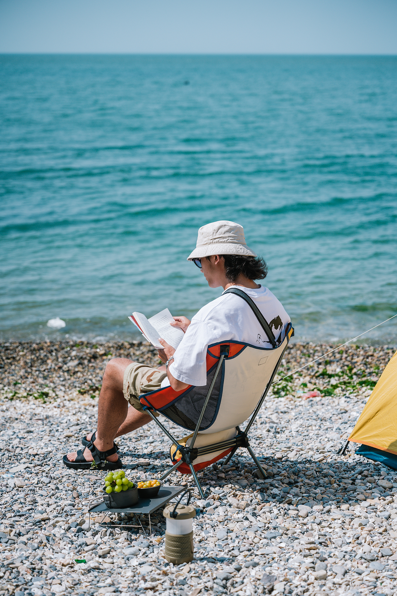户外露营椅子月亮椅拍摄