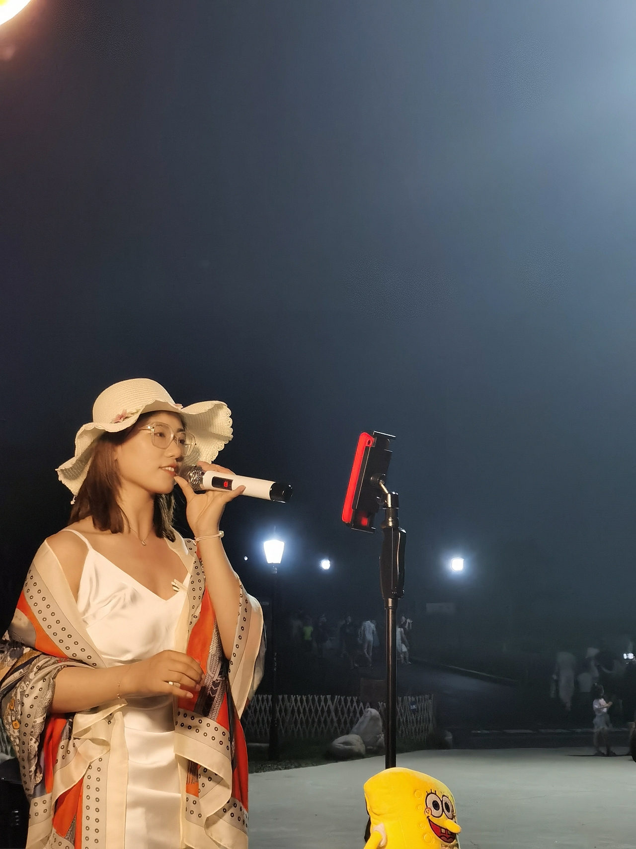 青岛行（图ZMzQ3OTc3MTI4） - 人像摄影 - 站酷设计师蓝鲸上的小喷泉原创素材 - 站酷ZCOOL