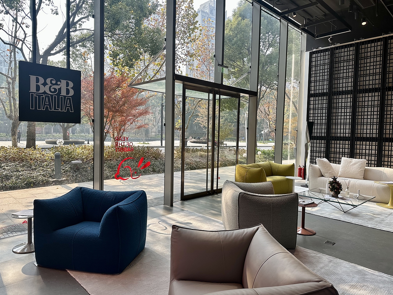 Furniture Showroom Design（图ZMzQwNTk4NzYw） - 商业空间设计 - 站酷设计师lucylindesgins原创素材 - 站酷ZCOOL