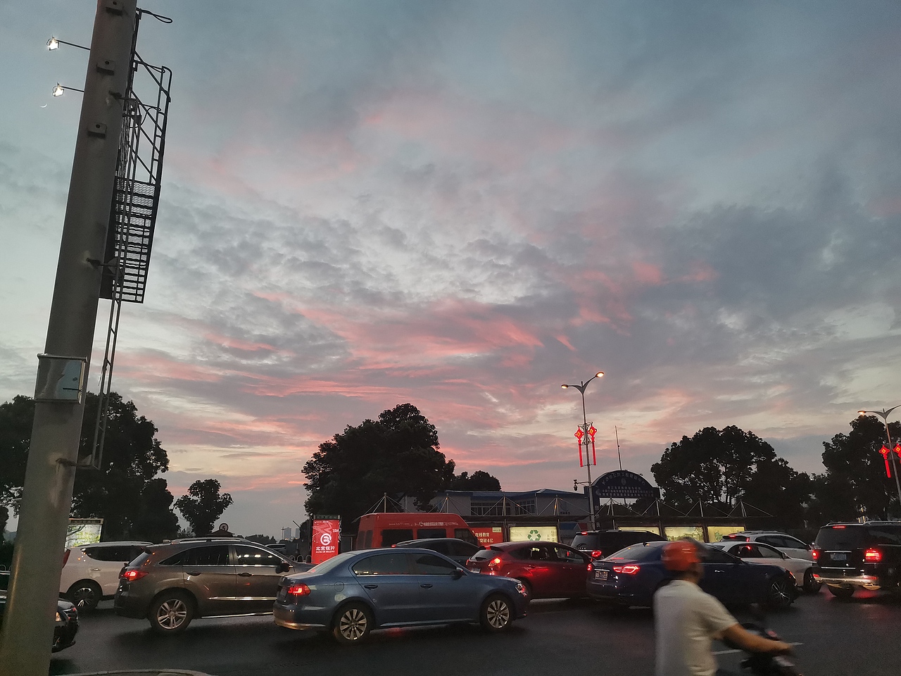 夏天怎么能少了云朵呢