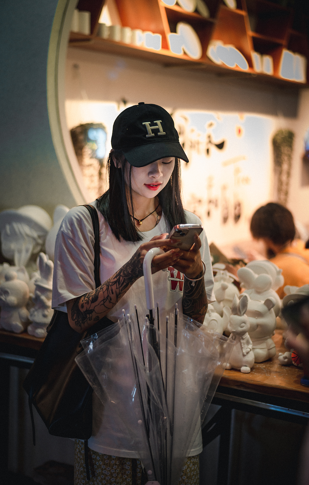 贵阳街拍4（图ZMzA5MzAwOTQw） - 人文/纪实摄影 - 站酷设计师设计师R潮原创素材 - 站酷ZCOOL