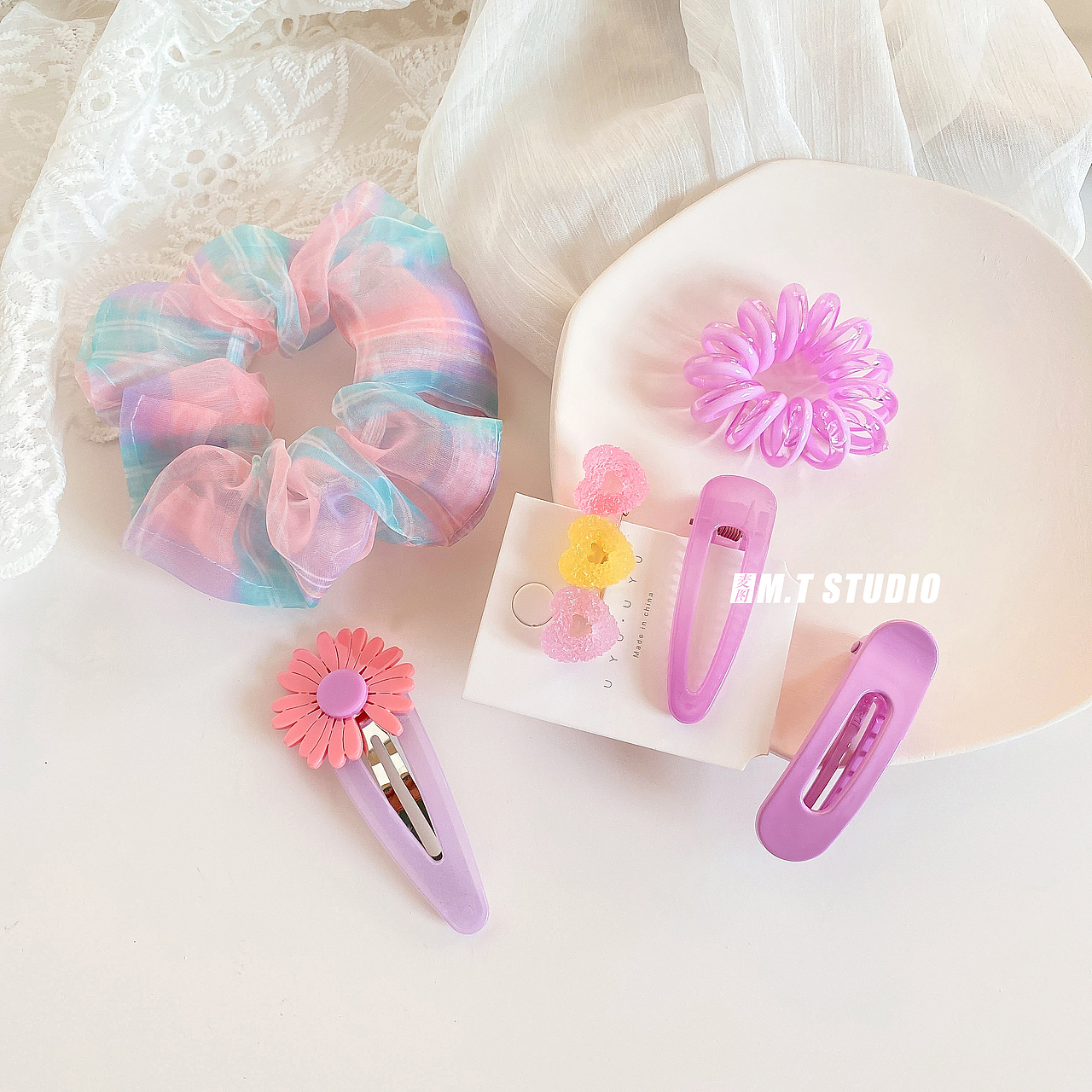 发饰发夹边夹发圈发饰静物图ins小清新风格摄影（图ZMzM1MDgwMTQw） - 人像摄影 - 站酷设计师麦图商业摄影原创素材 - 站酷ZCOOL