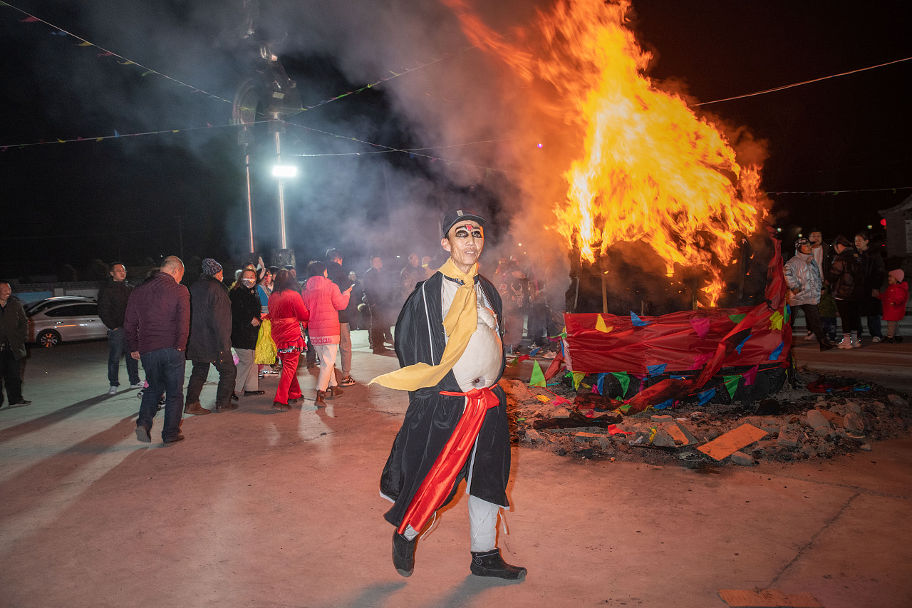 助马堡的元宵节——牙豆彦茂 人文摄影作品