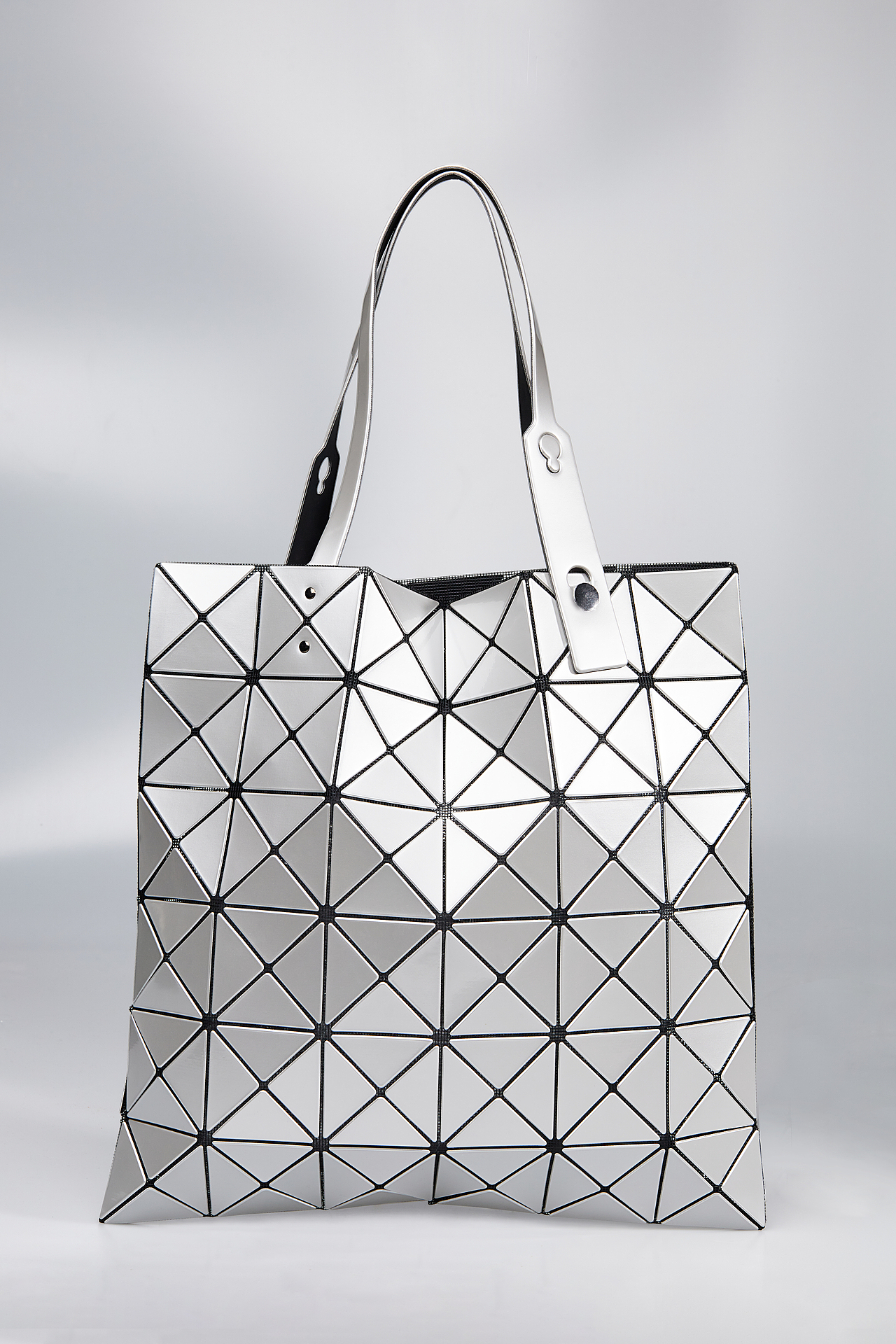 一个包，有科技感吗，背景花花的（图ZMzEwMTAxNTA0） - 产品摄影 - 站酷设计师猪可乐原创素材 - 站酷ZCOOL