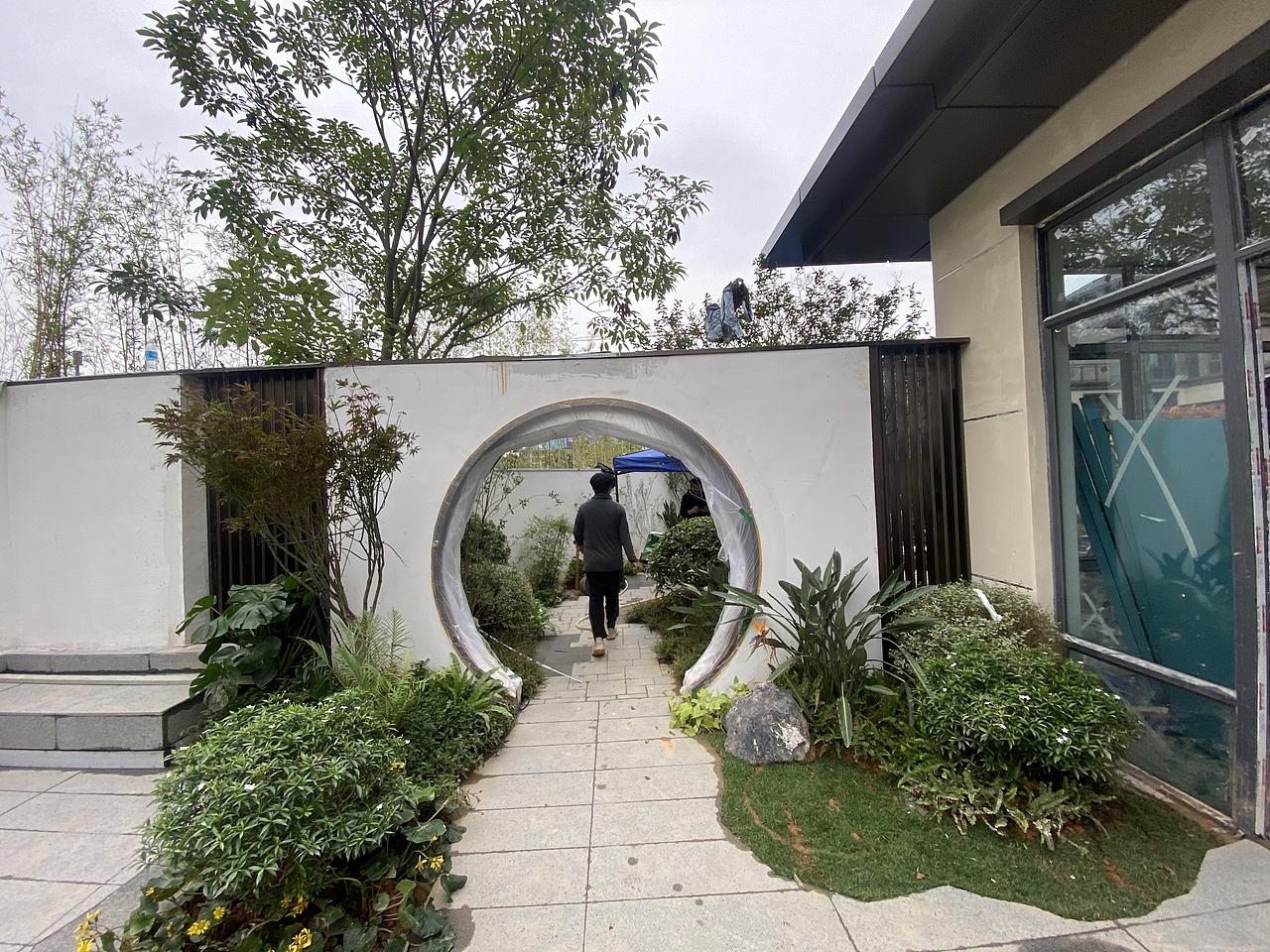 别墅庭院不锈钢景观凉亭水景案例