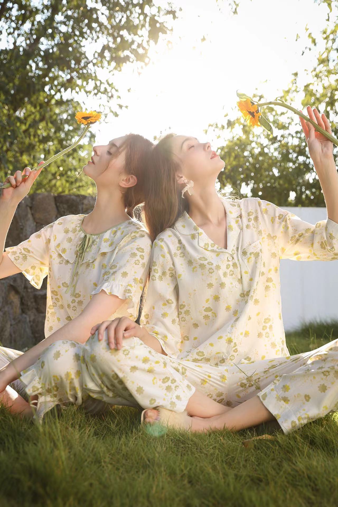 年轻女外模家居服拍摄