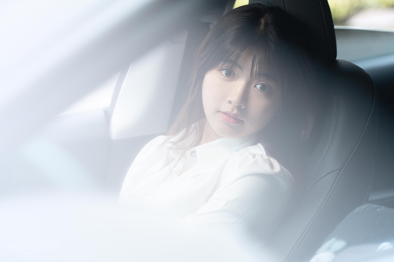可爱少女车内拍摄（图ZMzIwNzgwMjQ4） - 人像摄影 - 站酷设计师Ali阿丽摄影原创素材 - 站酷ZCOOL