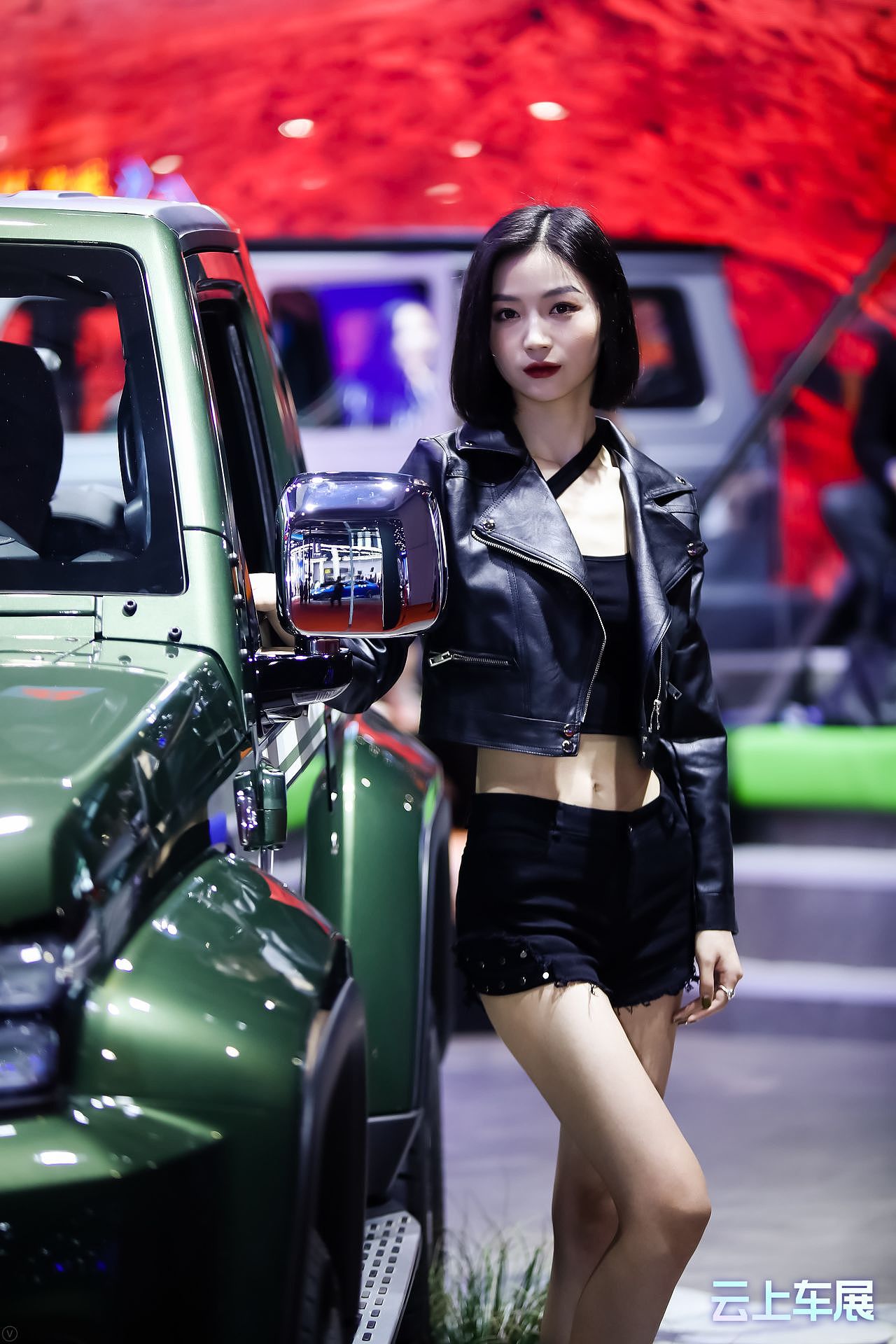 车展上的小姐姐