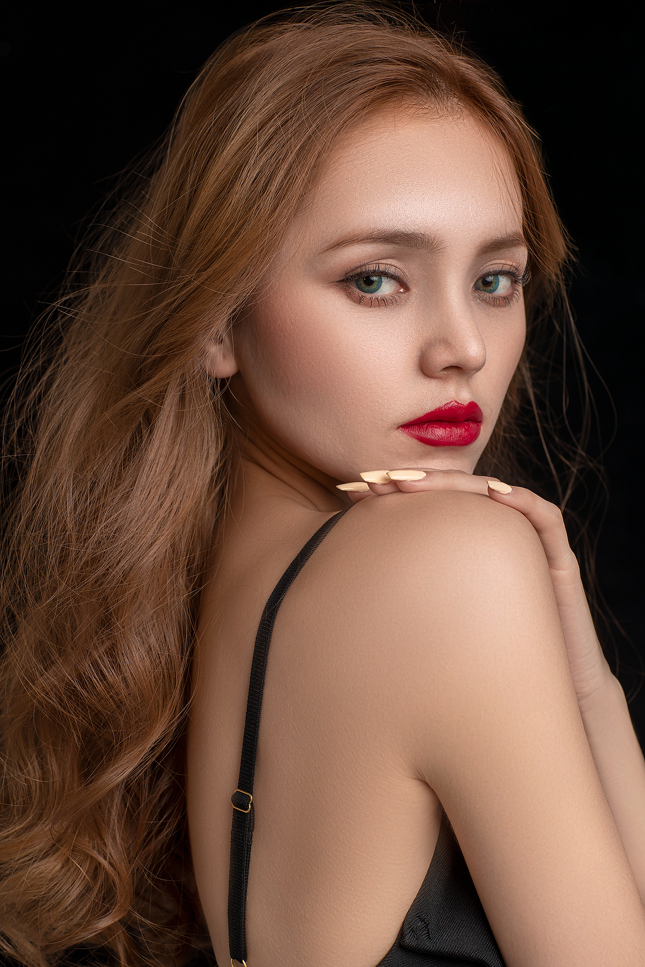 20220831人像精修（图ZMzE0MjY1NTA4） - 修图/后期 - 站酷设计师ZSS摄影师原创素材 - 站酷ZCOOL