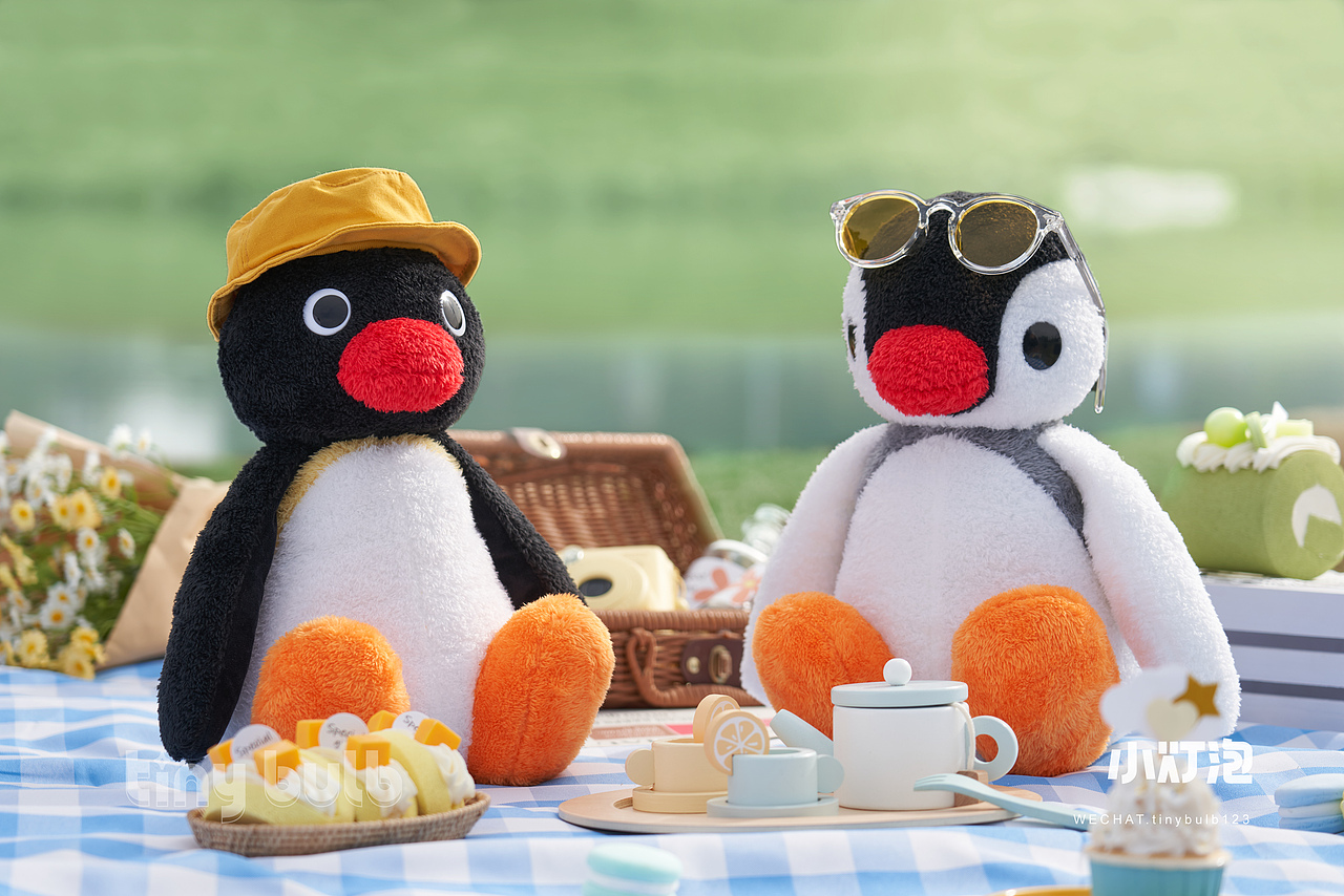 毛绒摄影｜pingu表情包企鹅 毛绒公仔拍摄（图ZMzQzNzYzMjIw） - 产品摄影 - 站酷设计师小灯泡视觉I潮玩原创素材 - 站酷ZCOOL