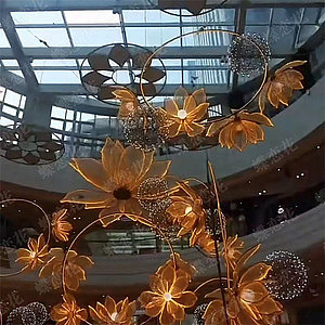 商业空间空中美陈吊饰专业铭星厂家定制大型商场中空灯