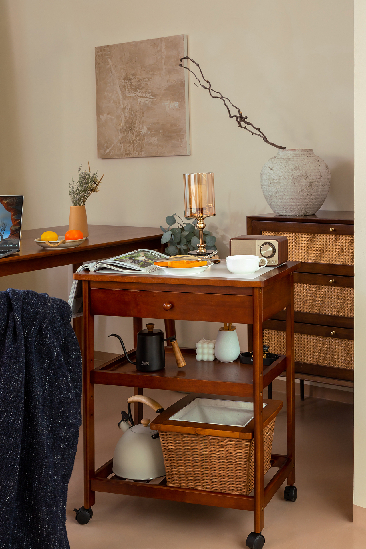 商业产品摄影 实木小推车