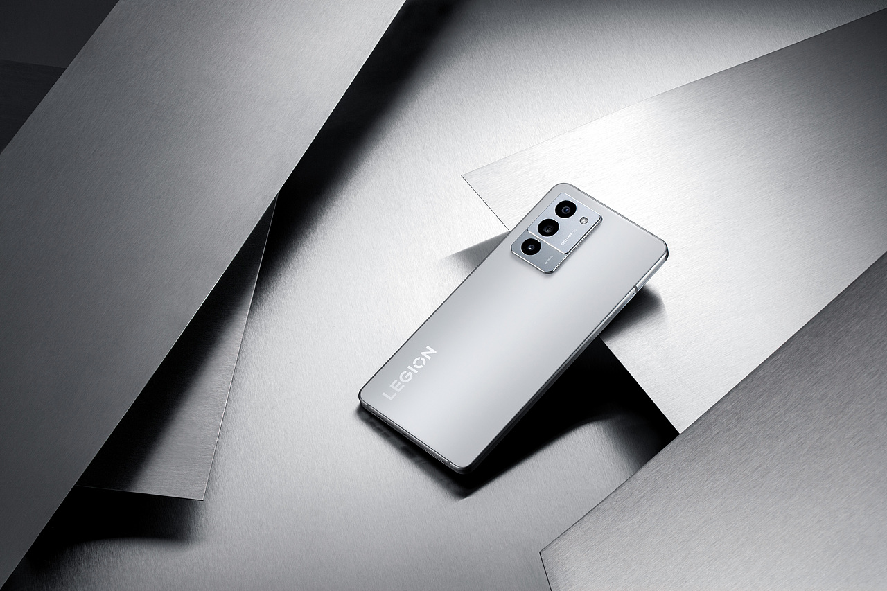 联想拯救者LEGION Y70 冰魄白