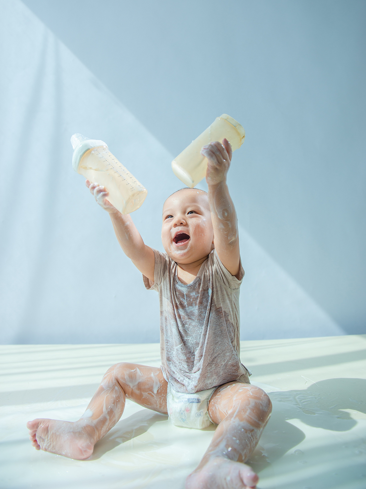 【小牛爱喝酸奶】