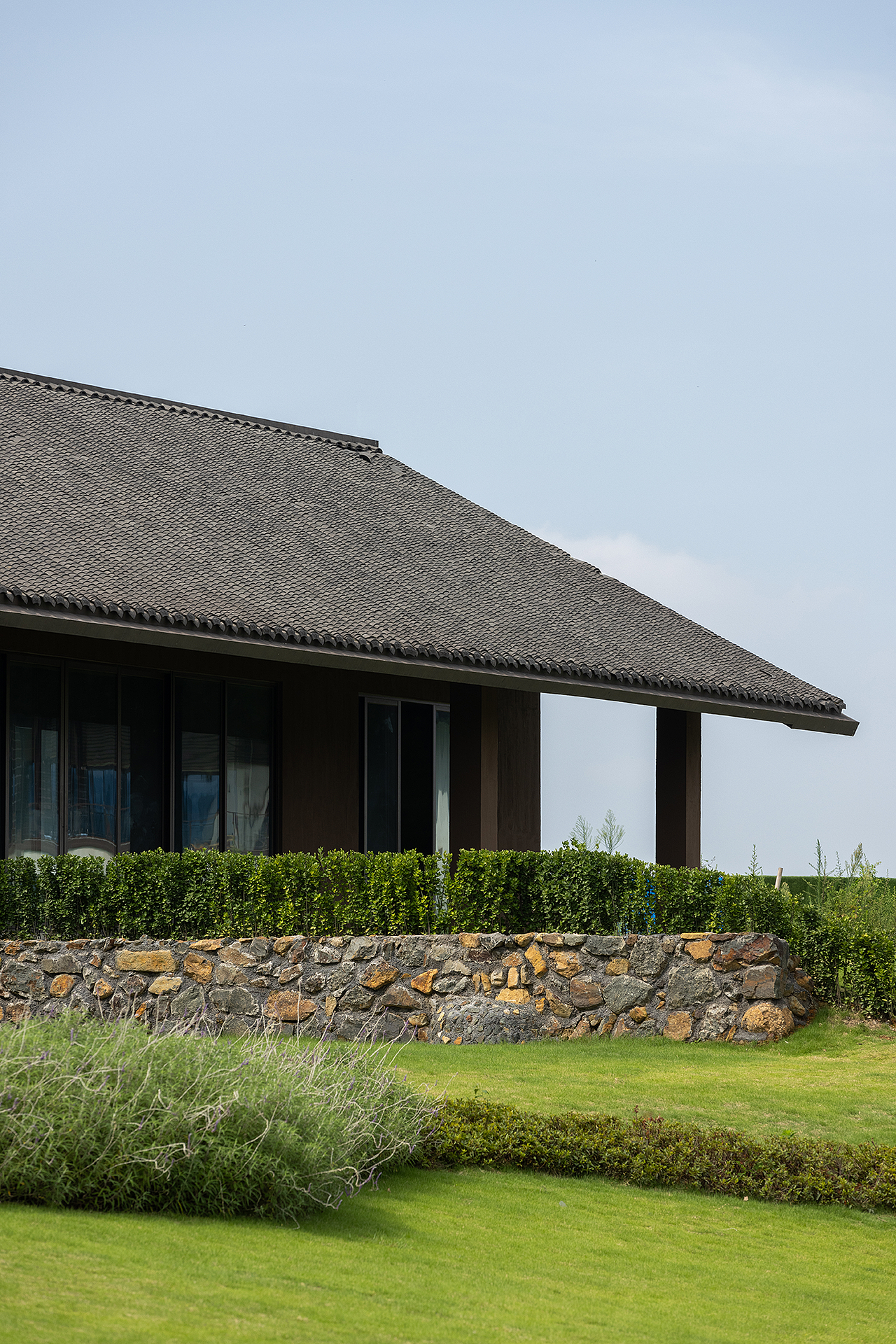 之境内建筑 | 1600㎡峨眉山高桥里湖畔餐饮空间
