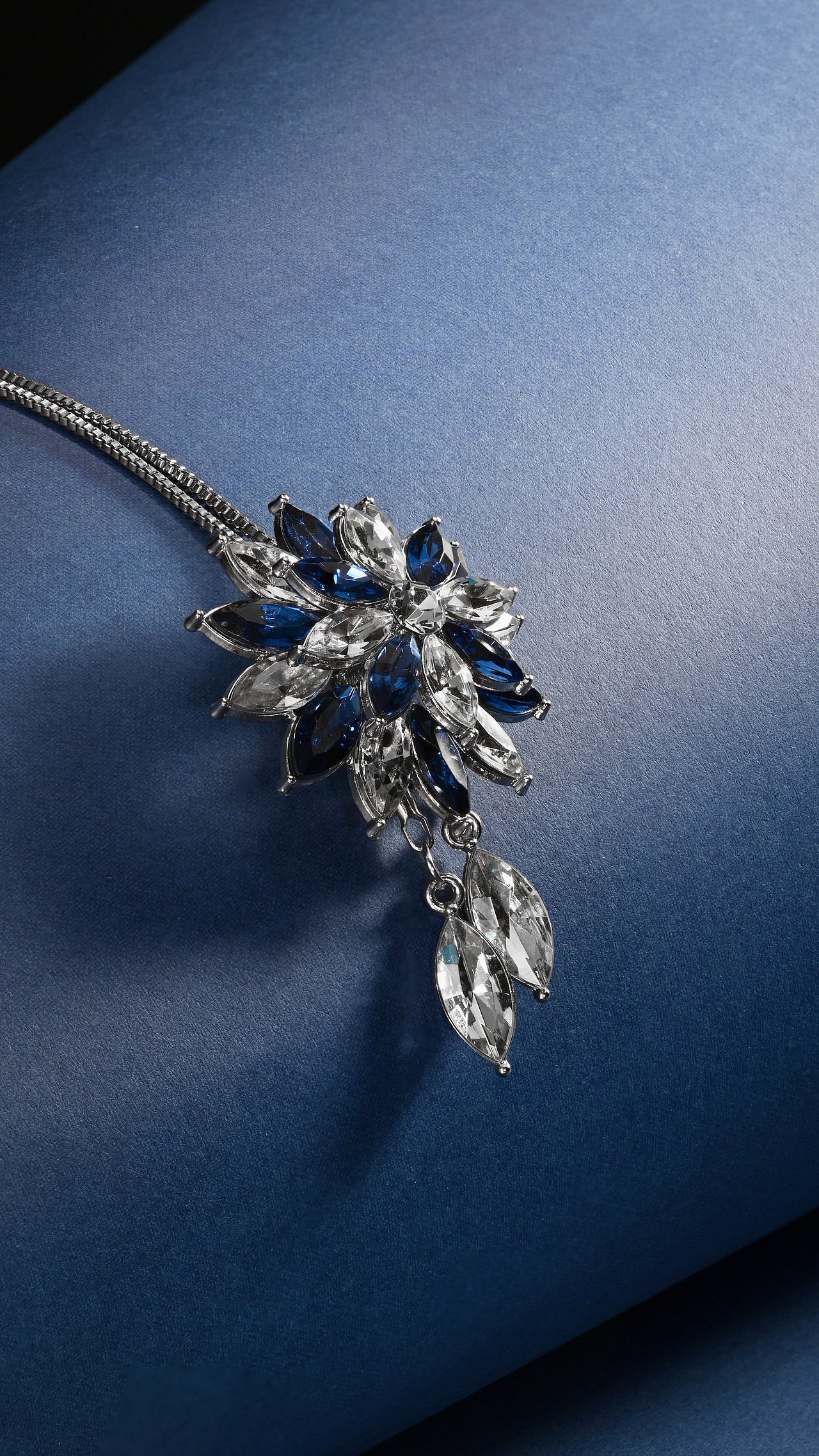 蓝色珠宝拍摄（图ZMzE4OTI4MjIw） - 产品摄影 - 站酷设计师zz伙原创素材 - 站酷ZCOOL