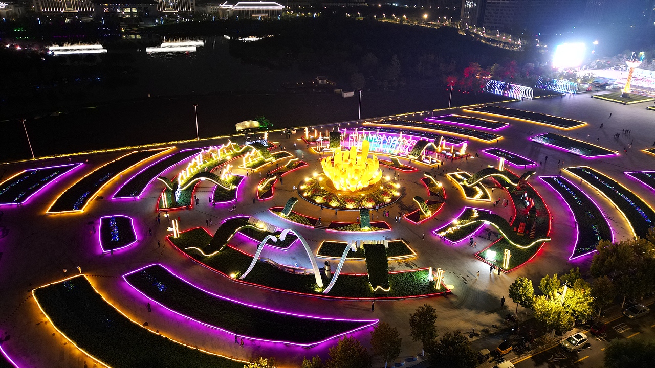 2023年开封市第41届菊花文化节-市民广场菊展作品