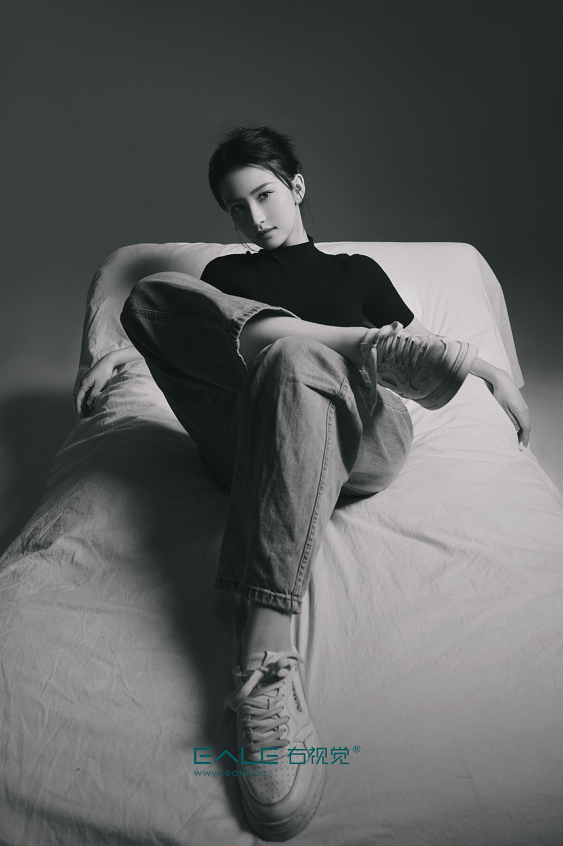 黑白人像大片 我期待（图ZMzAwMDY5NzIw） - 人像摄影 - 站酷设计师ealestudio原创素材 - 站酷ZCOOL