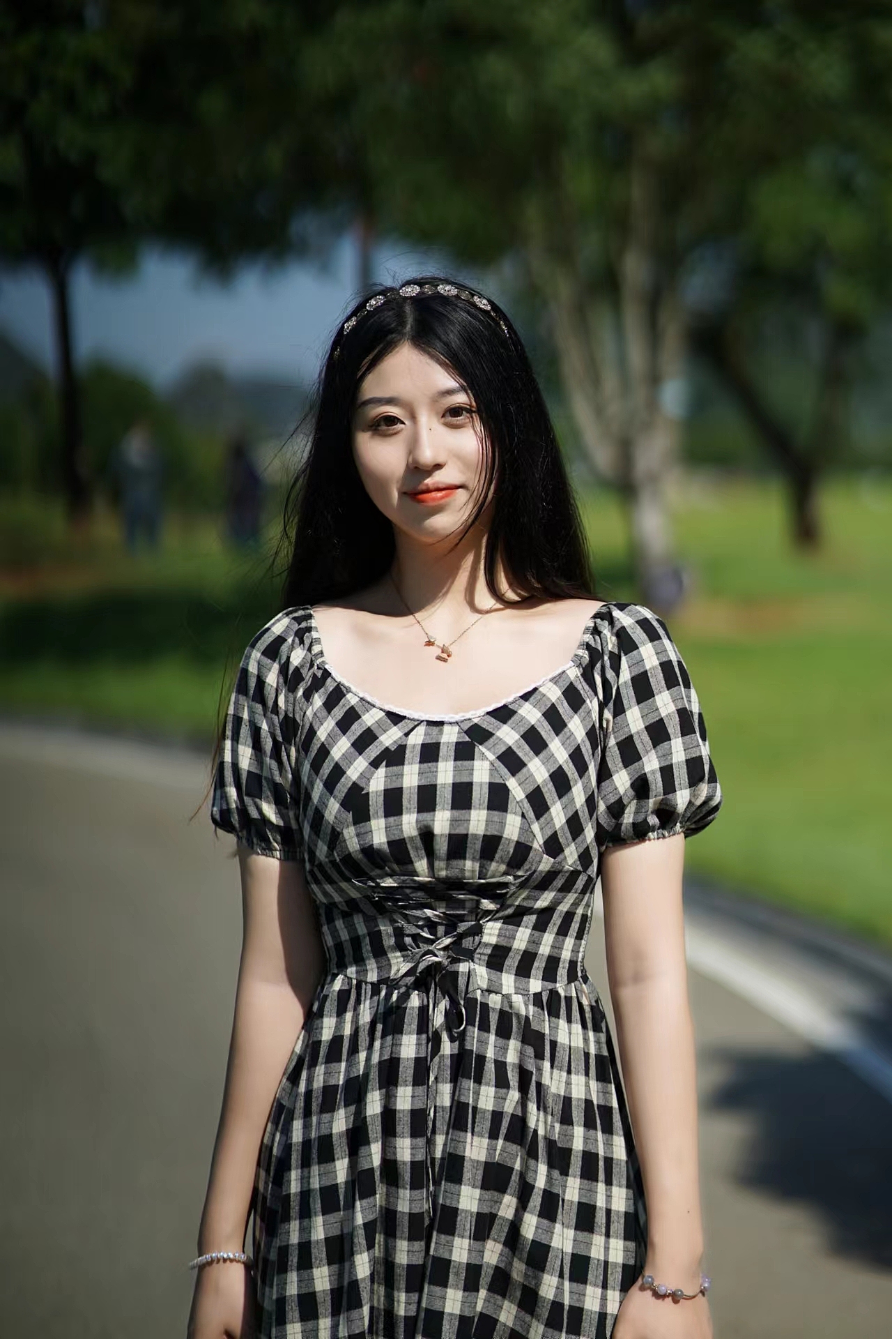 桂海晴岚的女孩