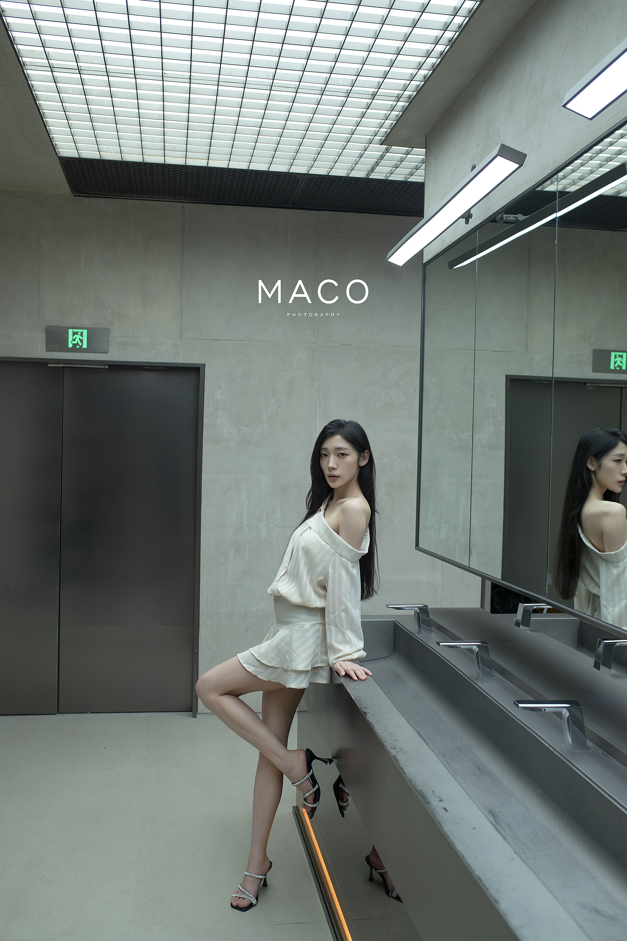 EXIT（图ZMzY2ODM3OTQw） - 人像摄影 - 站酷设计师Markarina原创素材 - 站酷ZCOOL