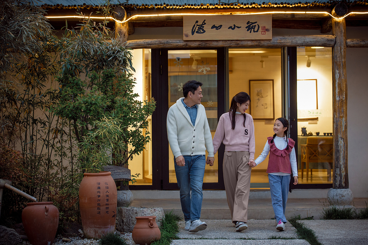 全家一起去旅行｜幸福生活方式（图ZMzMyNTQ1MjQ4） - 人像摄影 - 站酷设计师杨易昌Double_E原创素材 - 站酷ZCOOL