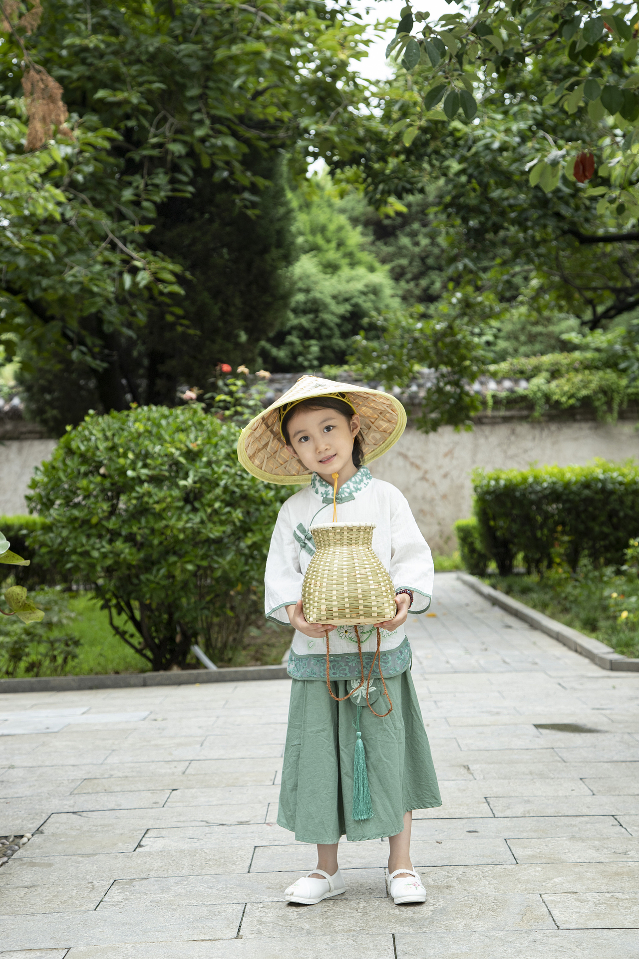 有个女孩,名叫:婉君